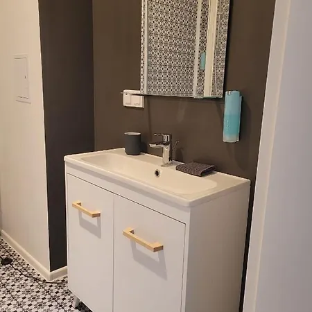 Apartment Bast 16 Apartamenty: Urban Convenience Near Key Landmarks
