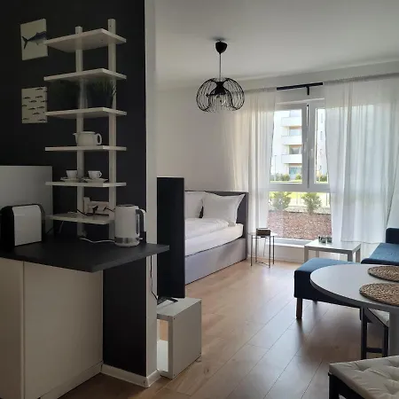 Bast 16 Apartamenty: Urban Convenience Near Key Landmarks Lodz (Lodz)