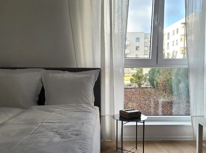 Bast 16 Ptak Szpital Matki Polki Szpital Kopernika Mandoria Orientarium Atlas Arena Plac Zabaw - Zamojska 20a M16 Parking *